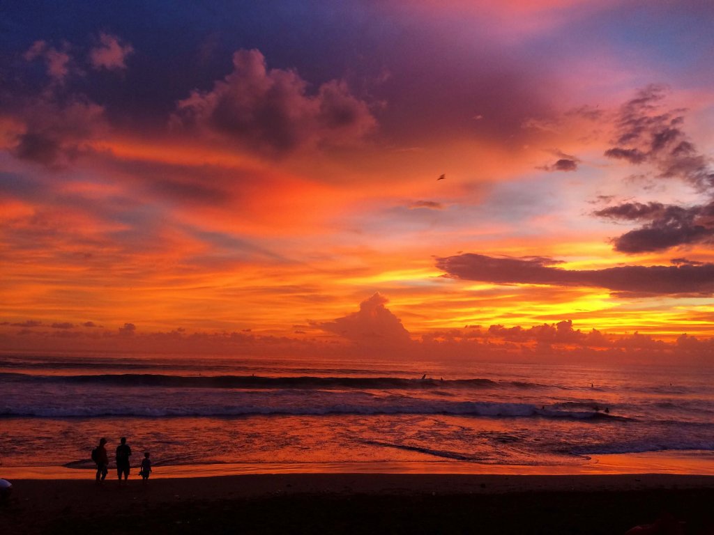 Berawa beach Canggu: the perfect beach for intermediate surfers